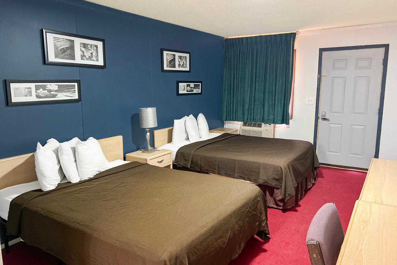 Oyo Hotel Colby, Ks Εξωτερικό φωτογραφία